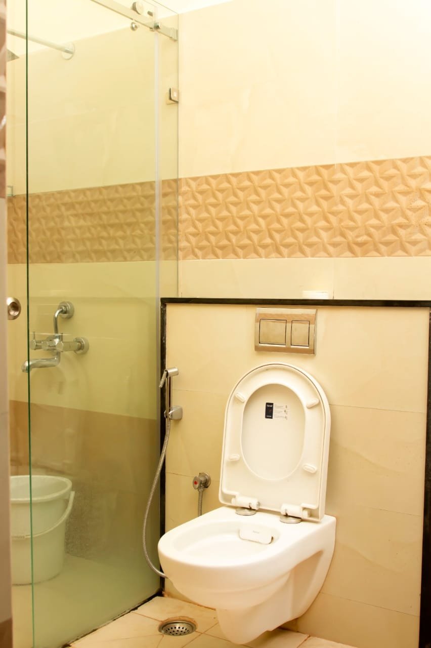 Commercial Homestay for Sale (10.5 Cents near Kotagiri) Image 7