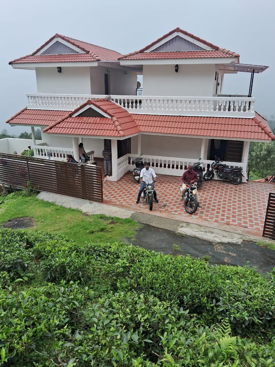 Commercial Homestay for Sale (10.5 Cents near Kotagiri) Image 9